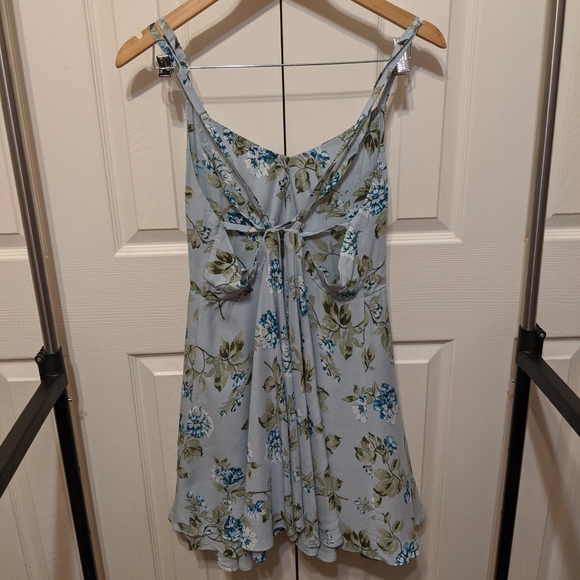 Kimchi Blue strappy back mini dress - Picture 4 of 6